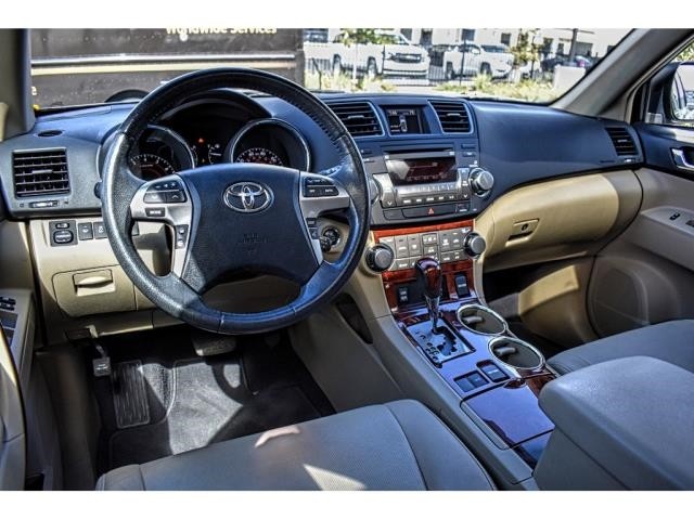 Pre Owned 2011 Toyota Highlander Limited Front Wheel Drive Suv Offsite Location